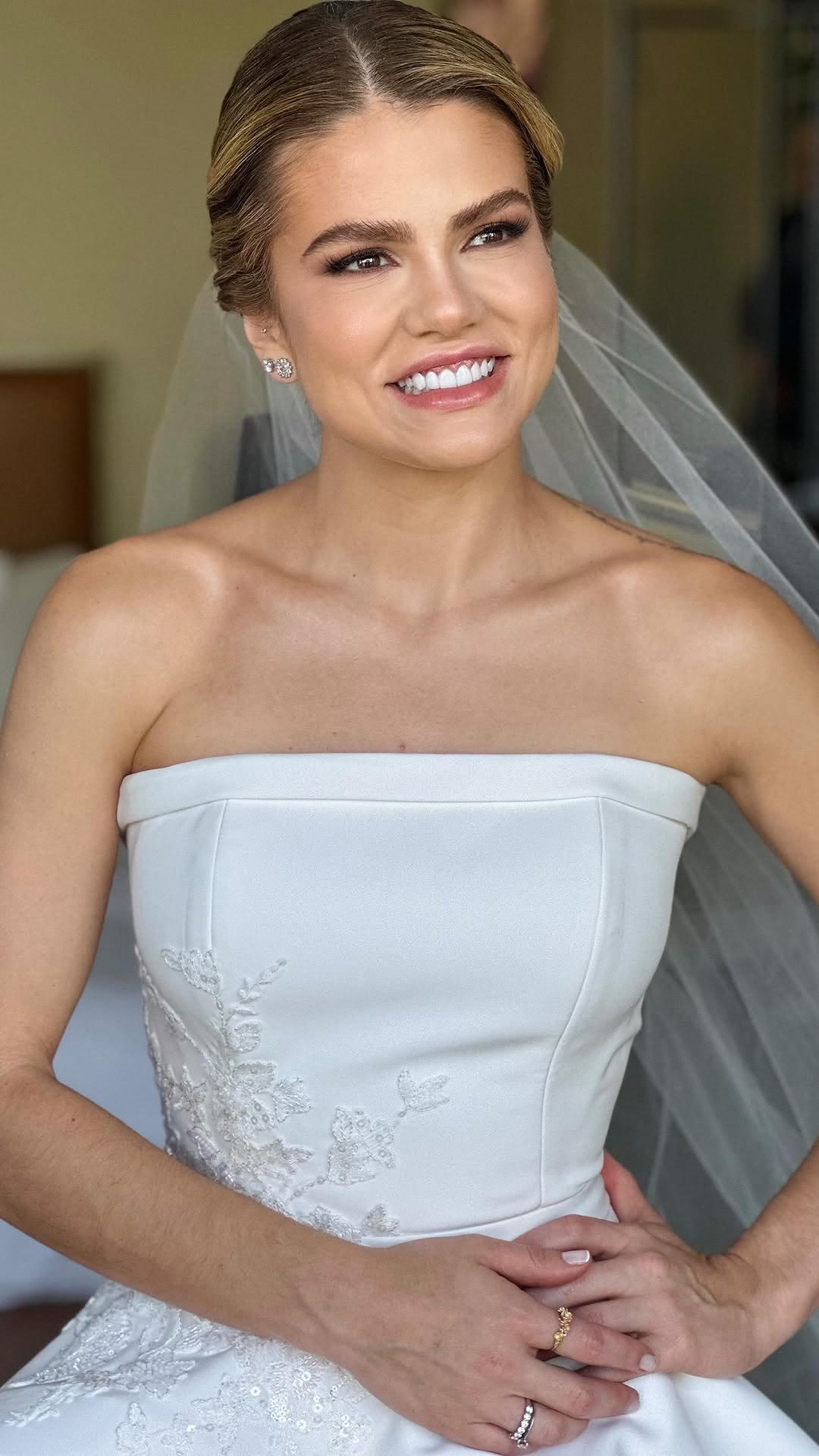 Radiant bridal beauty for Noiva Amanda